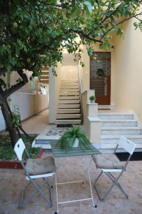 Alimos House